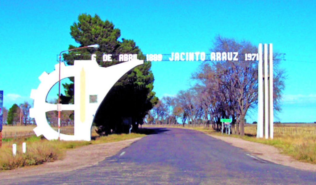 El caso de Irma Reick, ¿abducción alienígena? 1 El caso de Irma Reick, ¿abducción alienígena? Transcurría la mañana del pasado 16 de noviembre cuando Irma Reick salió a dar un paseo por zona rural de Jacinto Arauz, en la provincia de La Pampa (Argentina). Los minutos avanzaron rápidamente y la mujer no daba señales de vida, por lo que su esposo empezó a preocuparse, así que dio aviso a las autoridades.