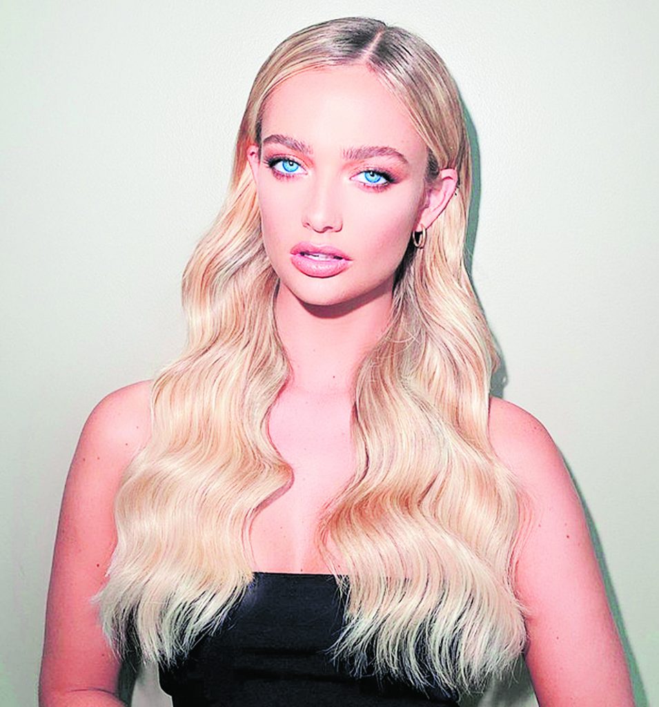 El ondulado se roba todas miradas 2 El ondulado se roba todas miradas Llevar el cabello libre y natural es una tendencia que cada vez las mujeres adoptamos más. Ya eso de peinados con mucha laca o gomina, o la perfección en cada pelo está mandado a recoger, excepto que, definitivamente, la ocasión lo requiera.