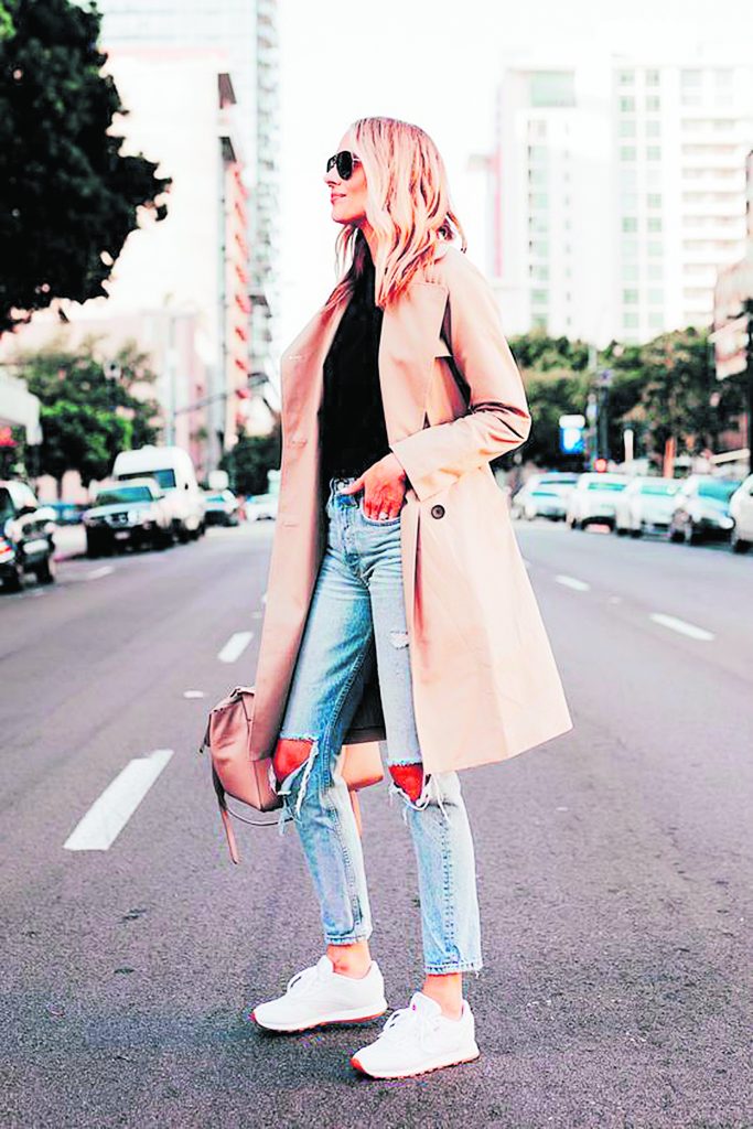 Arma tu outfit con las chaquetas que son tendencia 1 Arma tu outfit con las chaquetas que son tendencia Estamos en esa temporada en la que mientras en una tarde puede estar el sol en todo su esplendor, a la mañana siguiente puede haber un frío inclemente.