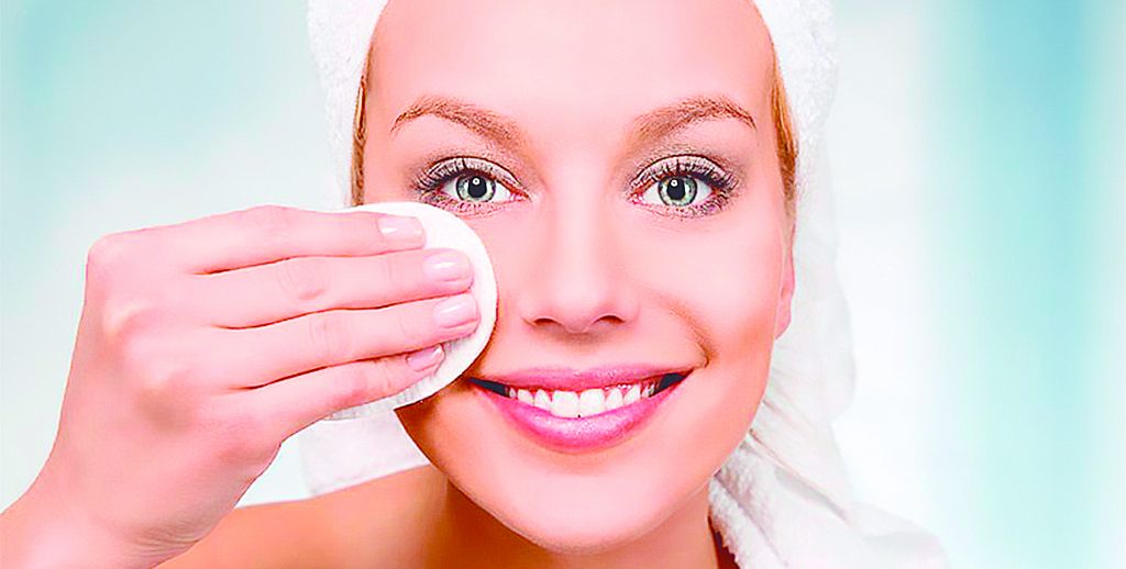Este es el paso en paso para un maquillaje de impacto El maquillaje es para muchas mujeres, prácticamente, una herramienta para destacar esa belleza natural y vernos espectaculares en cualquier momento u ocasión especial.