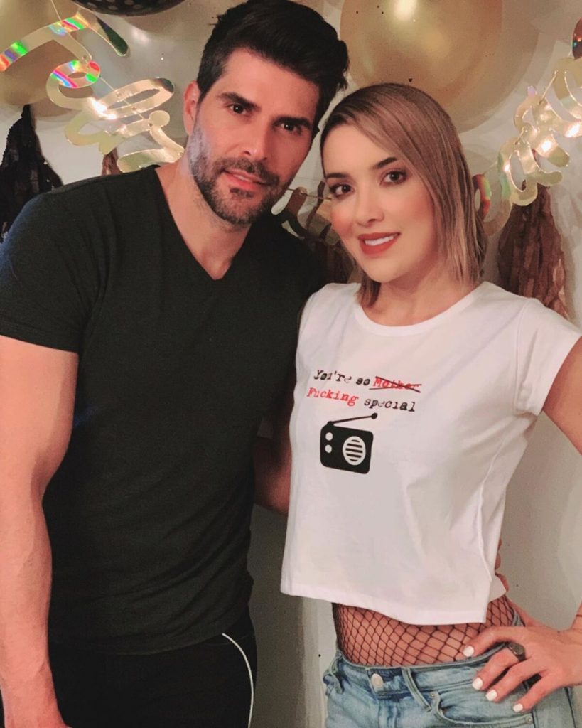 Juan Pablo y Catalina ¡Hacen creer en el amor! Juan Pablo Llano y Catalina Gómez conforman una de las parejas más estables y queridas de la farándula nacional. Su relación ya suma 23 años y ahí siguen: guapos, juntos y enamorados.