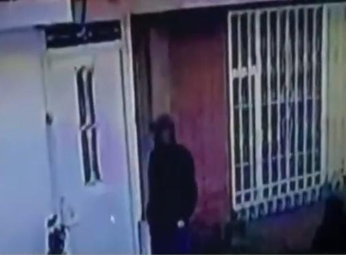 Sin vida y con una mordaza fue hallada adulta mayor 2 Sin vida y con una mordaza fue hallada adulta mayor Las últimas horas de vida de la señora Brígida Bohórquez Vargas, una mujer de 71 años, son todavía inciertas. Lo único que se sabe es que la abuelita le había dado trabajo y entregado su confianza a un sujeto venezolano para que realizara varios arreglos locativos el día en que su cuerpo fue hallado sin vida por sus familiares en la vivienda donde vivía sola en el barrio Villa Adriana de Kennedy.