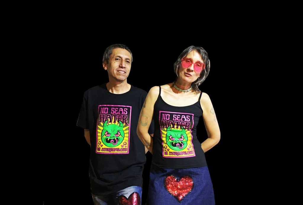 Estrenan versión de 'Bolero falaz', canción de Aterciopelados Integrantes de las bandas más icónicas en Colombia se reunieron para lanzar una nueva versión de 'Bolero Falaz', una de las canciones más famosas de Aterciopelados.