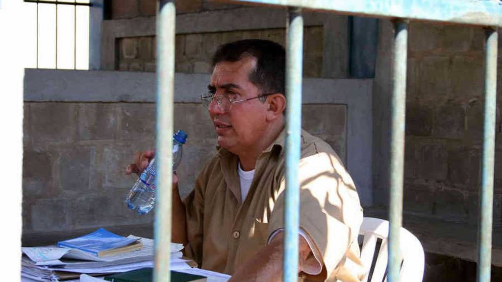 Juez le negó el pedido de libertad condicional a Garavito 3 Juez le negó el pedido de libertad condicional a Garavito En curioso proceder judicial, el Instituto Nacional Penitenciario y Carcelario, Inpec, solicitó concederle la libertad condicional al violador y asesino en serie Luis Alfredo Garavito Cubillos, tras comprobar que ya cumplió con los requisitos que exige la ley para obtener ese beneficio.