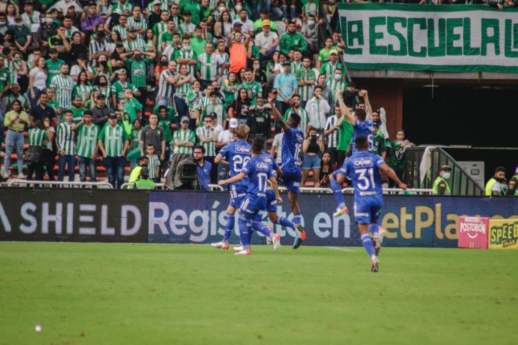 Suspenden una tribuna y le imponen multa a Nacional 1 Suspenden una tribuna y le imponen multa a Nacional Tras los desmanes que ocurrieron el pasado domingo 22 de noviembre, en la derrota 1-3 contra Millonarios en el Estadio Atanasio Girardot, por la fecha 20 de la fase todos contra todos de la Liga BetPlay, Atlético Nacional tendrá que cumplir una sanción y pagar una platica.