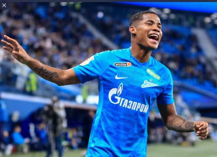 Golazos de Zapata y Muriel para empate del Atalanta en Suiza 3 Golazos de Zapata y Muriel para empate del Atalanta en Suiza Venían de anotar de a un gol el fin de semana en la Liga de Italia, y hoy repitieron la faena nada más y nada menos que en la 'Champions League'. Los atacantes colombianos del Atalanta, Duván Zapata y Luis Fernando Muriel están enchufados con las redes contrarias.