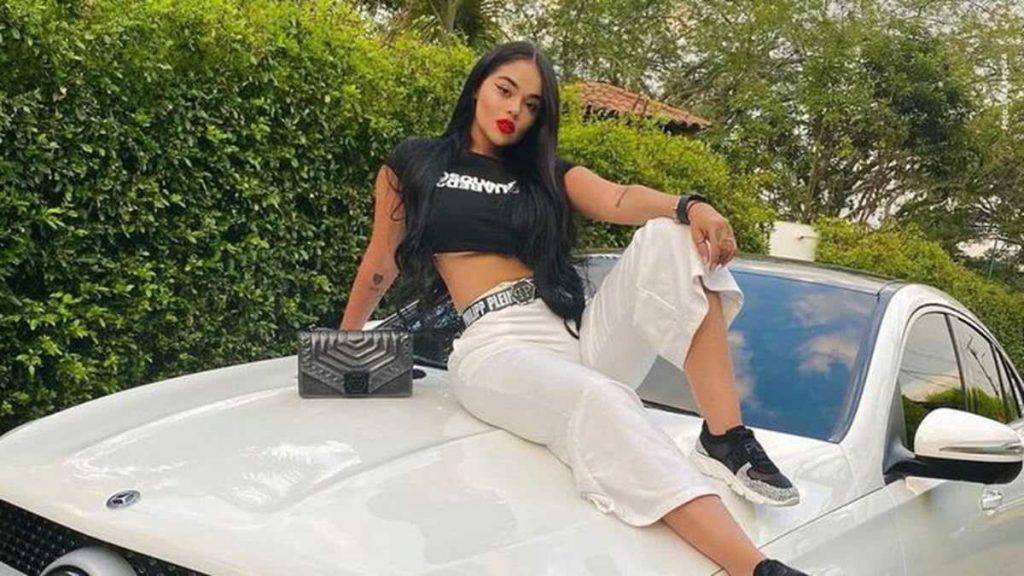 La salud de ‘La Segura’ no está del todo bien 2 La salud de ‘La Segura’ no está del todo bien La influenciadora colombiana Natalia Segura compartió en sus redes sociales un video en el que cuenta que su estado de salud no mejora, luego de recibir hace unos años varios impactos de bala en su cuerpo.