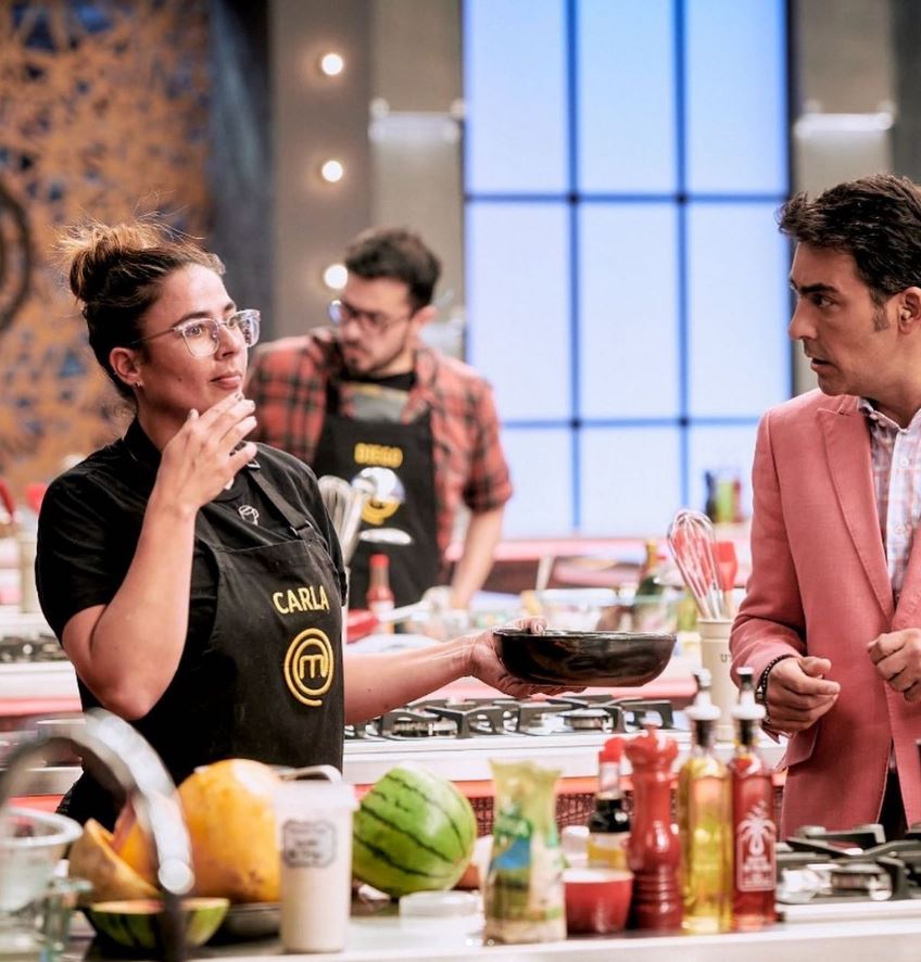 Carla Giraldo y el buen sabor de su premio en MasterChef Una final de infarto se vio el lunes en la noche con el final de ‘MasterChef Celebrity’, del canal RCN. Pero lo digo por el soponcio que le dio a más de uno al escuchar que la ganadora fue Carla Giraldo, cuya personalidad frentera y desparpajada le mereció el desprecio de más de un televidente.