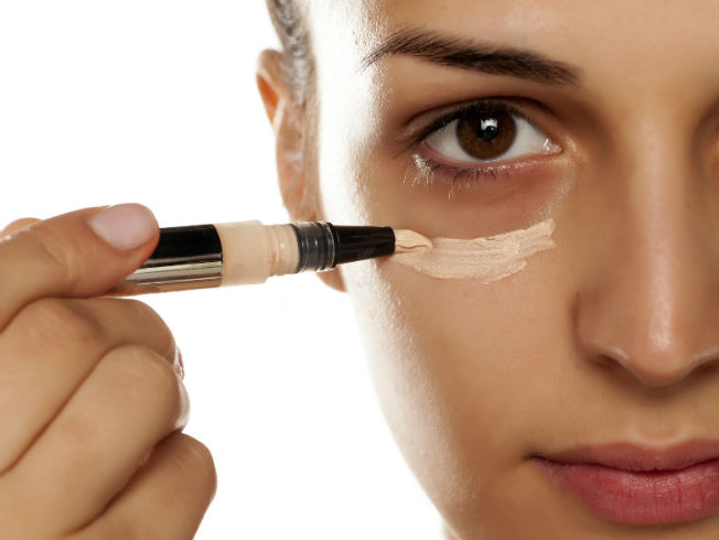 Este es el paso en paso para un maquillaje de impacto El maquillaje es para muchas mujeres, prácticamente, una herramienta para destacar esa belleza natural y vernos espectaculares en cualquier momento u ocasión especial.