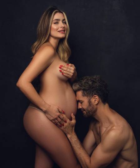 Cristina Hurtado y Josse Narváez posaron semidesnudos 3 Cristina Hurtado y Josse Narváez posaron semidesnudos La querida presentadora paisa Cristina Hurtado, y su esposo, el también conocido conductor de ‘Guerreros’, Josse Narváez, lucieron increíbles en una sesión de fotos en las que se les puede ver semidesnudos; a pocos días de convertirse en padres por tercera vez.