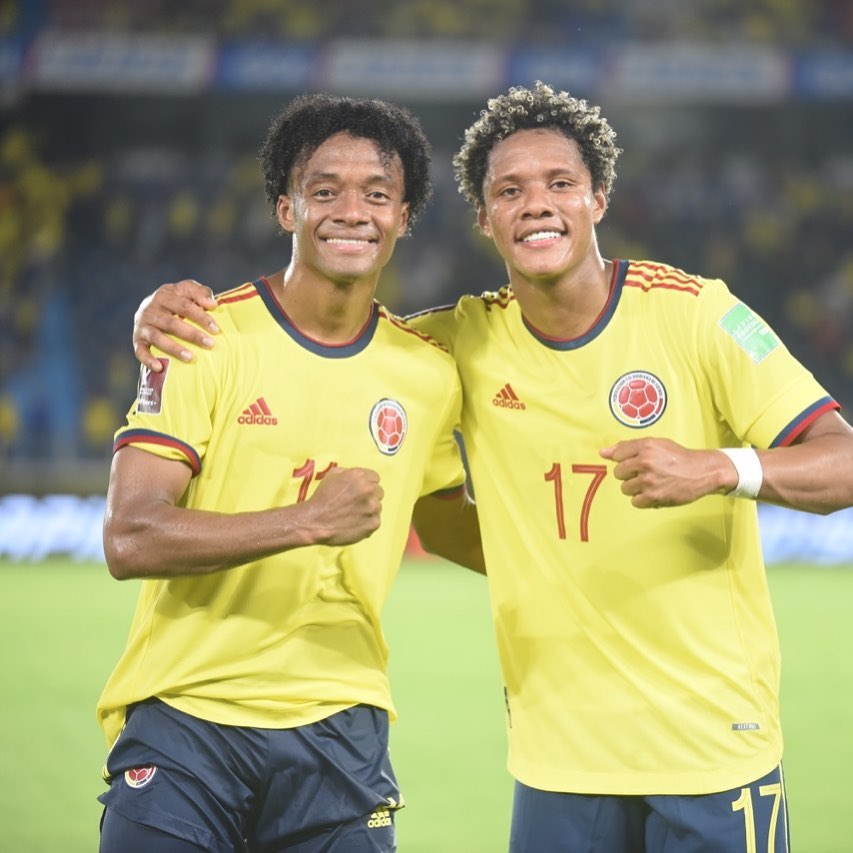 Esta es la titular con la que Colombia jugará en Sao Paulo 2 Esta es la titular con la que Colombia jugará en Sao Paulo Hace pocos minutos la Federación Colombiana de Fútbol dio a conocer la nómina con la que la Selección enfrentará a las 7:30 de la noche a Brasil en Sao Paulo, en el Estadio Neo Química Arena.