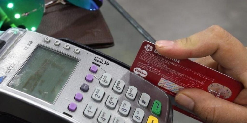 Tenderos pueden aumentar sus ventas en un 30% con datáfonos En medio de la reactivación económica que vive el país, y a puertas de que empiece la temporada navideña, el sector del comercio se prepara. Teniendo en cuenta que cada vez se usa más el dinero plástico, los datáfonos son una herramienta ideal para hacer transacciones.