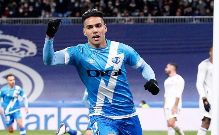 Falcao sufrió una ruptura del abductor y es baja de la Selección 2 Falcao sufrió una ruptura del abductor y es baja de la Selección Lo que tanto nos temíamos los aficionados a la Selección Colombia y al gran goleador Radamel Falcao García sucedió, el atacante sufrió una lesión de consideración que le hará perderse los partidos contra Brasil y Paraguay, por las fechas 13 y 14 de las Eliminatorias Suramericanas al Mundial Catar 2022.