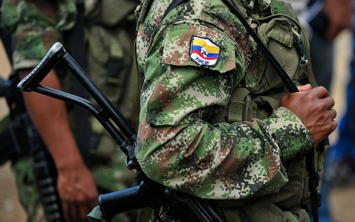 Incautan 587 kilos de marihuana que pretendían entrar a Bogotá 1 Incautan 587 kilos de marihuana que pretendían entrar a Bogotá Tras el arduo seguimiento de las autoridades de un vehículo que había salido del departamento del Cauca y que al parecer pertenece a las disidencias de las Farc, lograron la detención del automotor en Fusagasugá, con una carga de 587 kilos de marihuana. El móvil tenía como destino Bogotá.