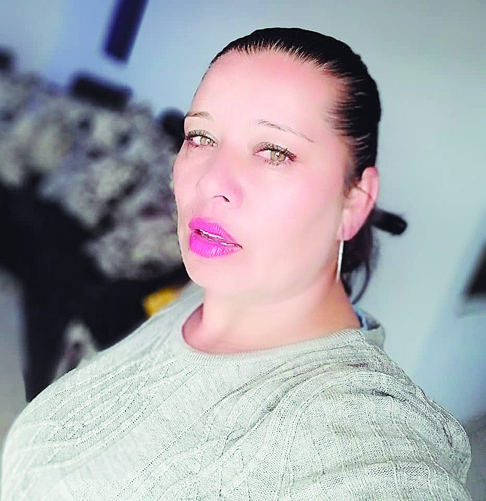 Fatal ataque a Sandra en Kennedy a manos de su expareja Un nuevo caso de feminicidio se registró en la noche del martes en la localidad de Kennedy, donde un hombre enfurecido, porque su pareja ya no quería tener nada con él, la agredió con un arma blanca dentro de la vivienda y le causó la muerte.