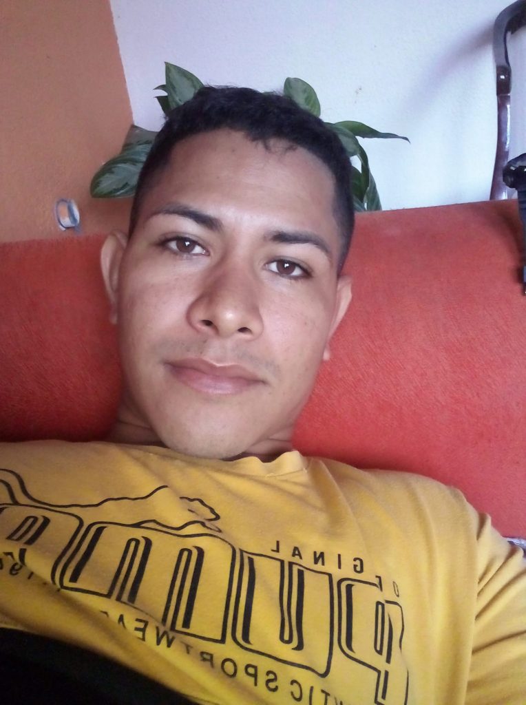 La historia del vigilante asesinado en un atraco en Suba 2 La historia del vigilante asesinado en un atraco en Suba En medio del dolor que invade su pecho tras la pérdida de su hermano, todo a manos de un desalmado criminal, Luis Alfonso Arias Salcedo está dejando a un lado su luto para ponerle frente al asesinato de su ser querido, un joven identificado como Harold Salcedo Salcedo, a quien un delincuente le arrebató la vida.
