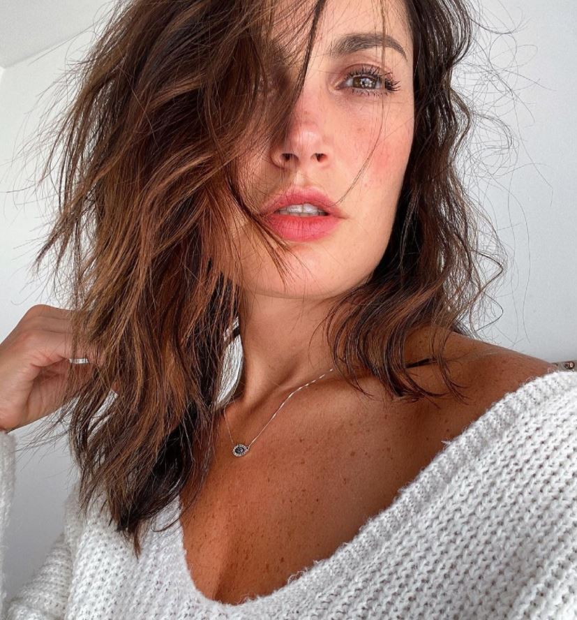 El duro episodio de violencia de género que vivió Juliana Galvis La famosa actriz Juliana Galvis, recordada por su papel de ‘Lola’ en la novela ‘Pa´quererte’, publicó un video en el que señala los signos de violencia de género que ha tenido que sufrir durante toda su vida.