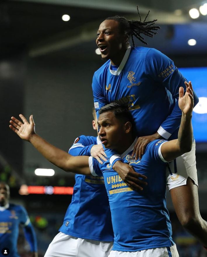 Primer doblete de la temporada de Morelos, figura del Rangers Una destacada actuación acaba de tener el delantero colombiano Alfredo Morelos en la 'Europa League', pues se reportó con doblete para la victoria de su equipo, el Rangers de Escocia, 2-0 sobre el Sparta Praga, por la quinta fecha del Grupo A.