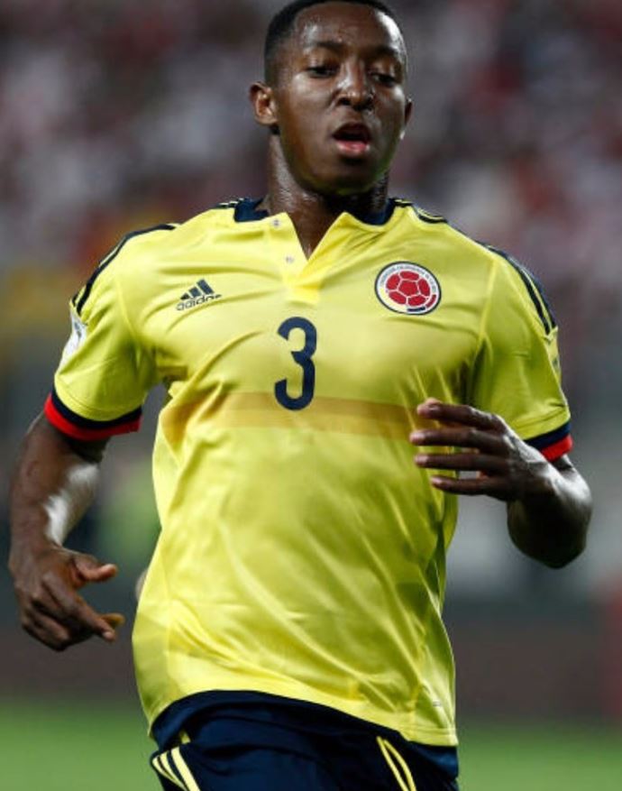 Por una lesión de hombro Óscar Murillo quedó desconvocado 1 Por una lesión de hombro Óscar Murillo quedó desconvocado A la mala noticia de la baja del goleador Falcao García, confirmada esta mañana debido a una lesión, otro fuerte golpe recibió hace poco la convocatoria de la Selección Colombia, con la ausencia del defensor Óscar Murillo.
