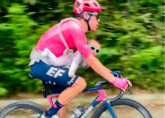 Por irse a entrenar con Carlota, le caen críticas a 'Rigo' Urán Aunque Rigoberto Urán es sin duda uno de los deportistas más carismáticos que tiene Colombia y mucha gente lo admira, en las últimas horas fue el blanco de varias críticas por cuenta de un video que compartió en sus redes sociales.