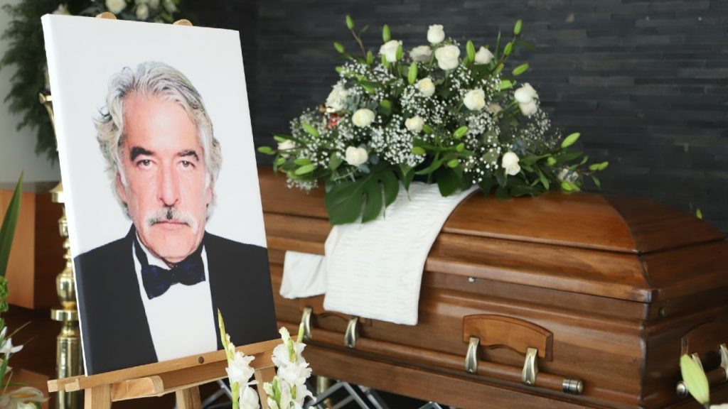 Enrique Rocha: Se apagó la vida del villano de novela El hombre de la voz seductora, que a su vez le sirvió para encarnar a los villanos más temidos de la TV mexicana, falleció la madrugada del domingo a los 81 años en Ciudad de México.