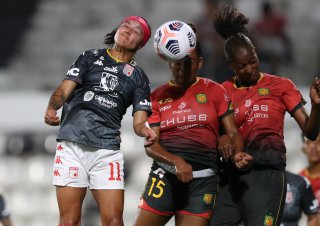 'La Leonas' le ganaron al Cuenca en su debut en Libertadores 1 'La Leonas' le ganaron al Cuenca en su debut en Libertadores Un solitario gol de Fany Gauto, a los 79 minutos, le bastó a Independiente Santa Fe para quedarse con el triunfo frente a Deportivo Cuenca de Ecuador, en la primera fecha del grupo A de la Copa Libertadores Femenina, en el Estadio Manuel Ferreira.