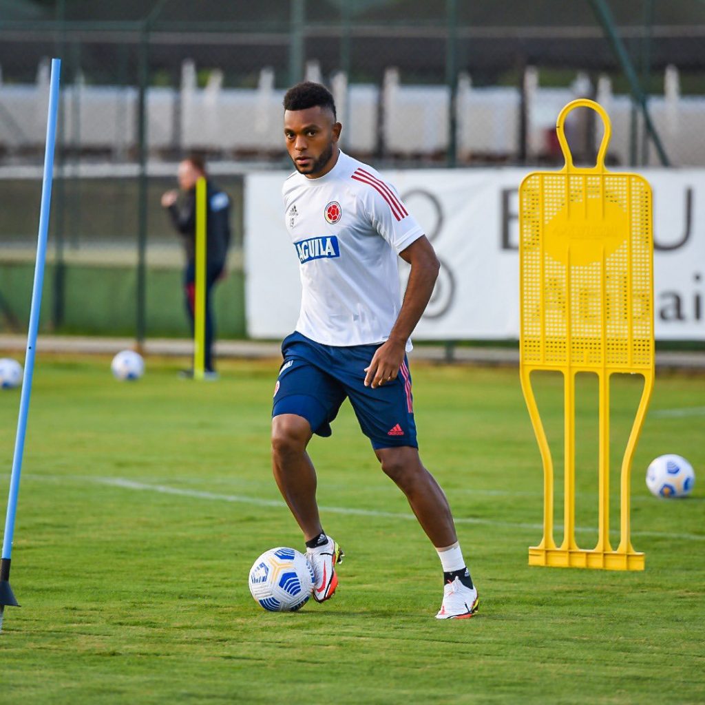 James, Vargas, Borja, Cuéllar y Cantillo entrenaron con la Selección La Selección Colombia cumplió este domingo su segunda sesión de entrenamiento en Brasil, preparando su compromiso de este jueves contra la 'Canarinha', válido por las Eliminatorias Suramericanas a la Copa Mundial de la Fifa Catar 2022.