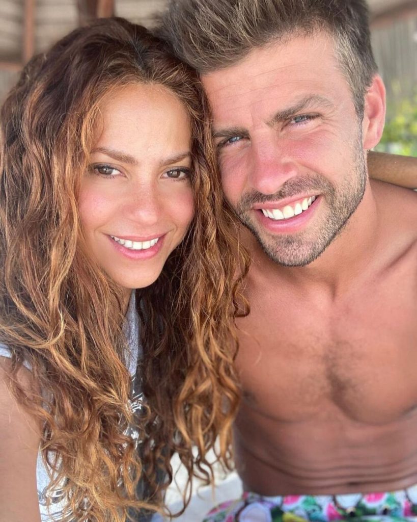 En la prensa rumoran boda entre Shakira y Gerard Piqué Los rumores de boda entre Shakira y Gerard Piqué han inundado los portales internacionales en las últimas horas, pues se dice que la cantante colombiana estaría lista para llegar al altar con el futbolista español.