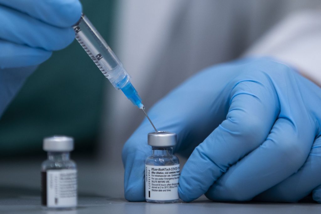 En Bogotá no hay disponibilidad de vacunas Pfizer 2 En Bogotá no hay disponibilidad de vacunas Pfizer Este martes la Secretaría Distrital de Salud reportó que Bogotá actualmente no hay disponibilidad de vacunas Pfizer.