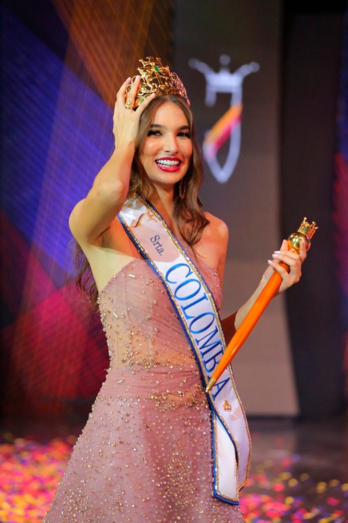 La nueva Miss Colombia: “Me siento orgullosa de mí misma” 2 La nueva Miss Colombia: “Me siento orgullosa de mí misma” El 14 de noviembre de 2021 quedará marcado en la vida de Valentina Espinosa Guzmán como una noche inolvidable.