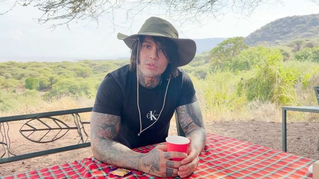 Tras pagar $572 millones de impuestos, renuncia a ser colombiano El controversial influenciador de redes sociales Yéferson Cossio se hizo tendencia en las últimas horas luego de publicar un largo video en Instagram, en el que mostró su inconformismo por lo que tuvo que pagar en su declaración de renta.