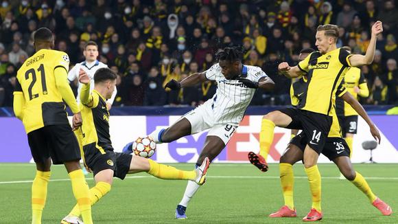 Golazos de Zapata y Muriel para empate del Atalanta en Suiza Venían de anotar de a un gol el fin de semana en la Liga de Italia, y hoy repitieron la faena nada más y nada menos que en la 'Champions League'. Los atacantes colombianos del Atalanta, Duván Zapata y Luis Fernando Muriel están enchufados con las redes contrarias.