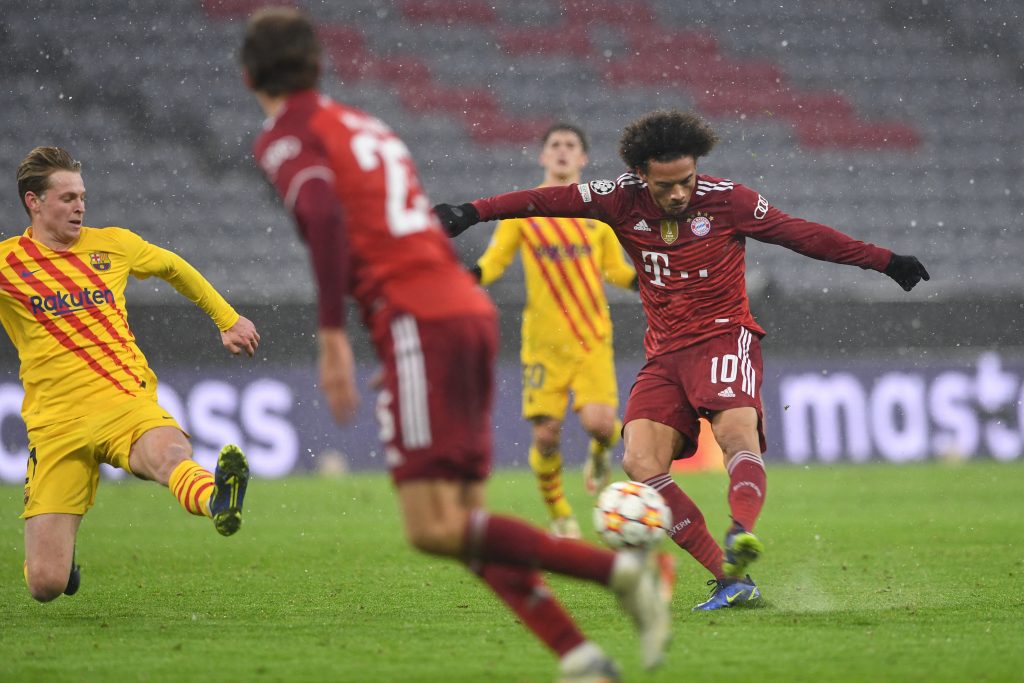 Fue goleado por el Bayern y jugará la Liga de Europa 1 Fue goleado por el Bayern y jugará la Liga de Europa Barcelona de España vivió ayer uno de los días más dolorosos de su historia. El que fue cinco veces campeón de la Liga de Campeones de Europa (en 1992, 2006, 2009, 2011 y 2015) este miércoles quedó eliminado de esta competencia a manos de uno de los clubes que han sido sus verdugos en los últimos años: el Bayern Múnich.