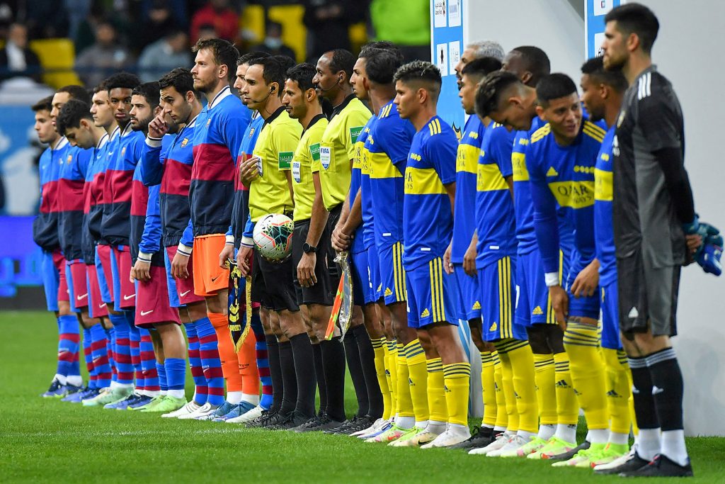 Boca con Fabra, Campuzano, Cardona y Villa, derrotó al Barcelona Boca Juniors ganó la&nbsp;Maradona&nbsp;Cup al derrotar en penaltis por 4-2 al Barcelona en un partido amistoso jugado este martes en el estadio Mirssol, en Riad (Arabia Saudita), donde estuvo en juego el trofeo en homenaje al astro del fútbol argentino&nbsp;Diego Armando Maradona, fallecido en noviembre de 2020.