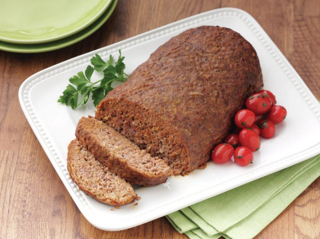 Albondigón clásico y casero El típico pastel de carne que suelen hacer en Estados Unidos, es diferente al inglés y al español. Éste es como nuestra masa de albóndigas, pero con otra forma.