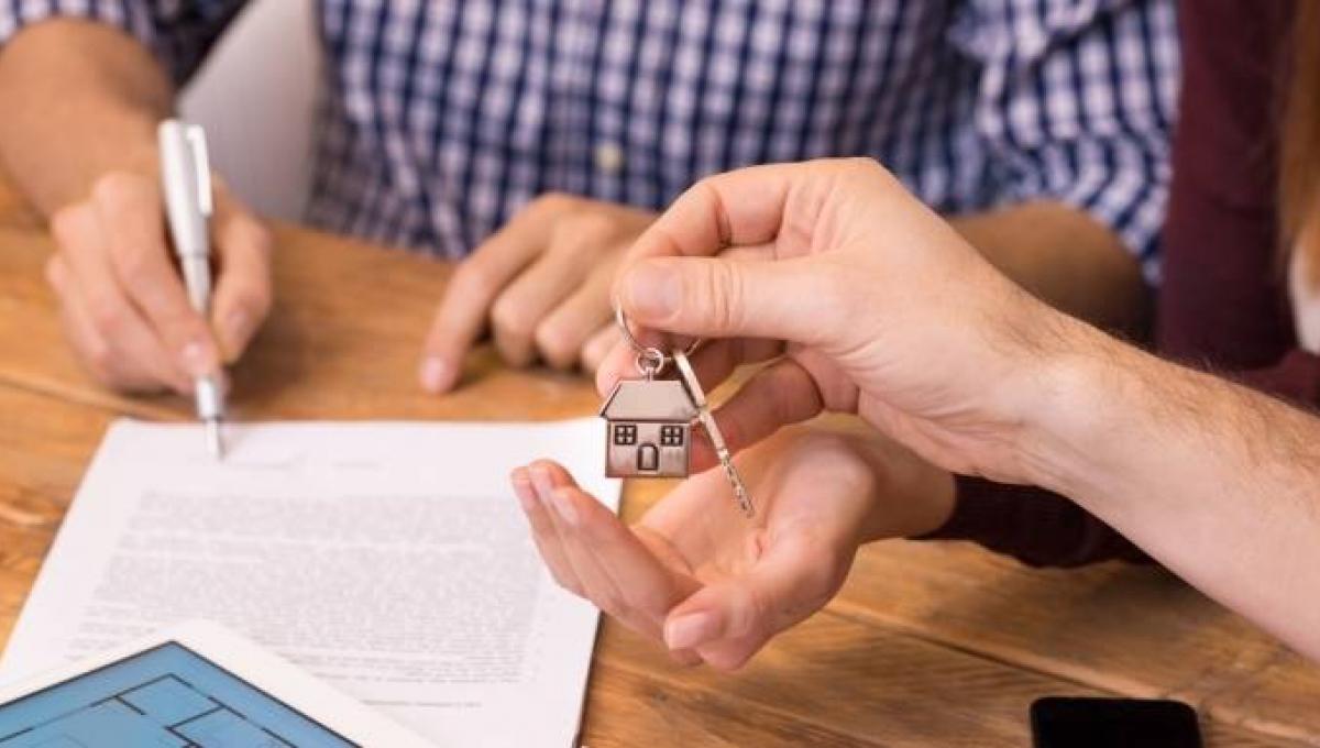 Las claves para un buen arrendamiento 1 Las claves para un buen arrendamiento Si está planeando tomar en arriendo o arrendar un inmueble, tenga en cuenta que tiene derechos y deberes. Si no los conoce, tranquilo, en Q’HUBO se los vamos a contar basados en la Ley 820 de 2003, la cual regula este proceso. Además, nos asesoramos con Ángela Munar, gerente de cumplimiento y crédito de Seguros Mundial, experta en este tema, quien nos dio algunas claves para que su trámite sea efectivo y no se convierta en un dolor de cabeza en el futuro.