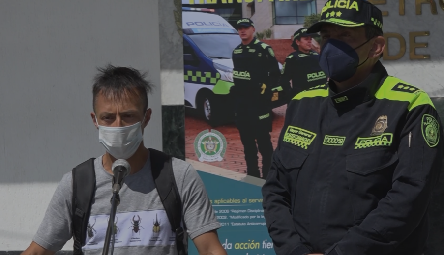 Alexánder Obando recuperó su bicicleta La policía informó que tras la denuncia del deportista Alexánder Obando el día 28 de diciembre al ser víctima de hurto cuando se disponía a entrenar, en el sector de Teusaquillo, se inició una investigación criminal y se logró identificar que la bicicleta había estaba para la comercialización en la localidad de Santa Fe. La presión de las autoridades permitió que la bicicleta fuera abandonada y posteriormente entregada al deportista en las últimas horas.