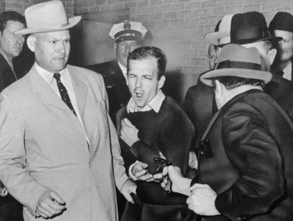 No hay claridad sobre muerte del presidente Kennedy 6 No hay claridad sobre muerte del presidente Kennedy Dando cumplimiento a un fallo de 1992, el presidente de los Estados Unidos, Joe Biden, publicó este miércoles 1.500 archivos relacionados con la investigación por el asesinato del presidente John F. Kennedy.