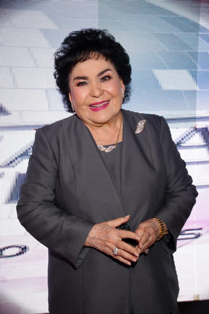 A sus 82 años falleció la famosa actriz Carmen Salinas 1 A sus 82 años falleció la famosa actriz Carmen Salinas La actriz mexicana Carmen Salinas, veterana estrella de recordadas telenovelas y en el cine, falleció este jueves, informó su familia a través de redes sociales.