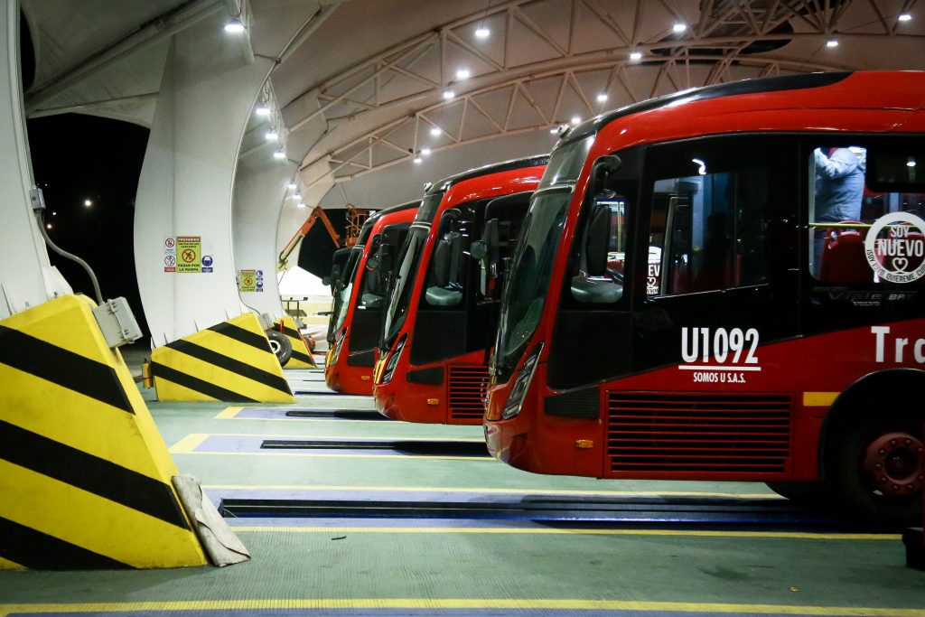Camelle con el nuevo operador de TransMilenio 3 Camelle con el nuevo operador de TransMilenio Sabemos que la pandemia ha causado golpes a la economía y ha dejado a cientos de personas sin empleo. Es por esta situación tan complicada que estamos pasando que nos gusta este tipo de noticias: en esta oportunidad se abrieron 1.200 ofertas de trabajo para el 2022 por parte de el nuevo operador de TransMilenio.