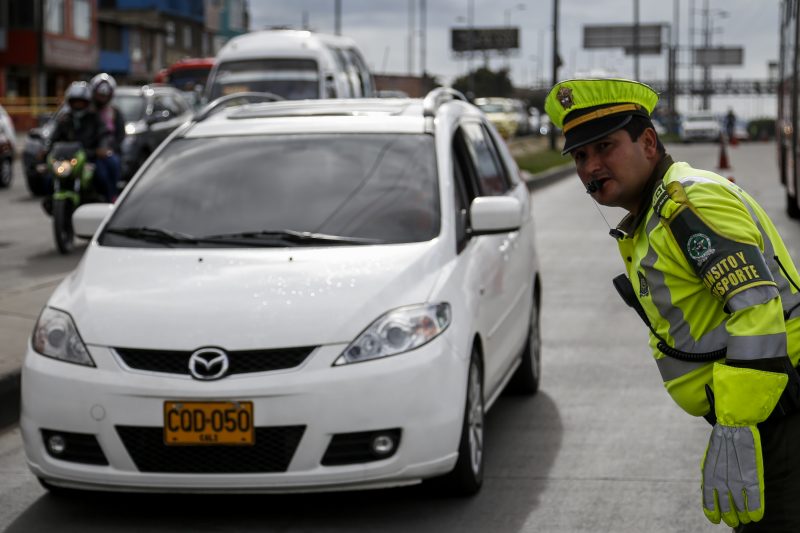 Del 27 de diciembre al 10 de enero se levantará el Pico y Placa en Bogotá 1 Del 27 de diciembre al 10 de enero se levantará el Pico y Placa en Bogotá La Secretaría de Movilidad de Bogotá informó que, como todos los años, entre la última semana de diciembre y la primera de enero se levantará la medida de pico y placa en la ciudad.