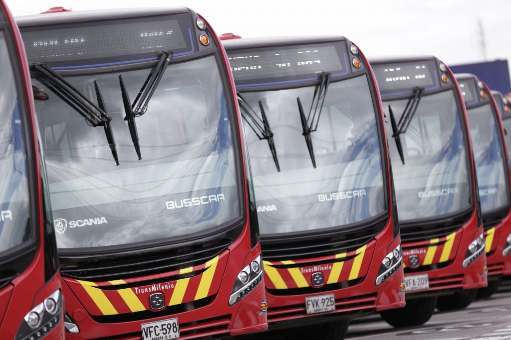 Horario de Transmilenio durante esta semana Transmilenio recordó a los usuarios los horarios de prestación del servicio durante la jornada de Bogotá despierta que se adelanta desde el pasado 16 de diciembre y que va hasta el 23 de este mismo mes, con el fin de activar los sectores del comercio en la época navideña.