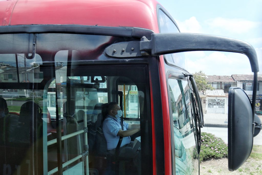 Camelle con el nuevo operador de TransMilenio 1 Camelle con el nuevo operador de TransMilenio Sabemos que la pandemia ha causado golpes a la economía y ha dejado a cientos de personas sin empleo. Es por esta situación tan complicada que estamos pasando que nos gusta este tipo de noticias: en esta oportunidad se abrieron 1.200 ofertas de trabajo para el 2022 por parte de el nuevo operador de TransMilenio.