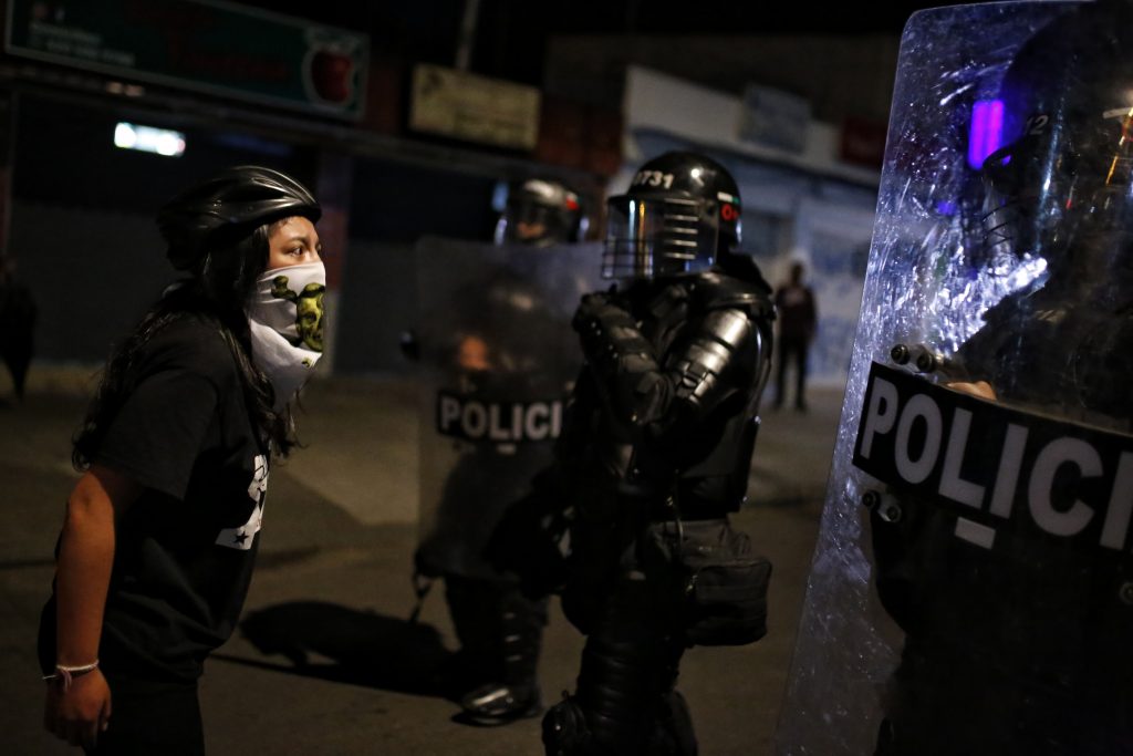 "Ofrezco perdón por no prevenir una tragedia semejante", alcaldesa “Los días 9 y 10 de septiembre de 2020, la Policía Nacional de Colombia reaccionó de forma desproporcionada, ilegal y apartada del principio de humanidad, en la atención de las manifestaciones ciudadanas ocurridas en Bogotá y Soacha, donde se presentaron protestas por el asesinato de Javier Ordóñez en un procedimiento policial”.