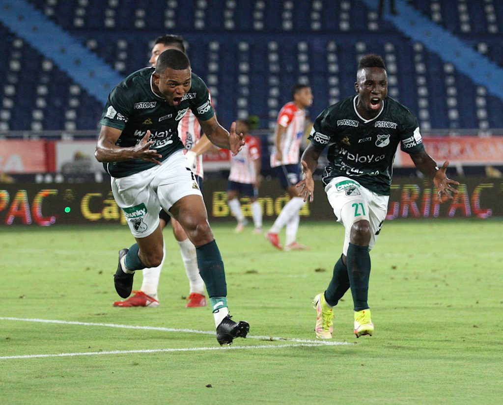 Se fueron de empates en Pereira y Barranquilla por el Grupo A Este miércoles se jugó la segunda fecha del Grupo A de los cuadrangulares semifinales de la Liga BetPlay, en los que se registraron empates, uno en Barranquilla por 2-2 entre el Atlético Junior y el Deportivo Cali, y el otro entre Deportivo Pereira y Atlético Nacional en la capital de Risaralda.