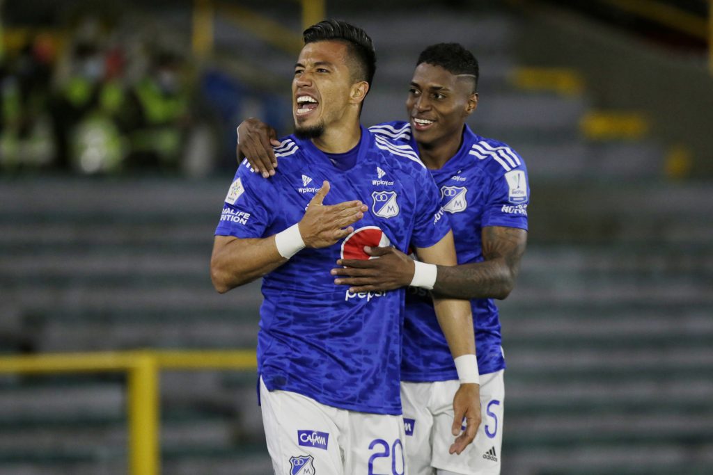 Millos toma impulso al golear 3-0 al Alianza Petrolera Millonarios goleó este jueves 3-0 al Alianza Petrolera, en el estadio El Campín de Bogotá, en juego válido por la segunda fecha del grupo B de los cuadrangulares semifinales de la Liga BetPlay II-2021.