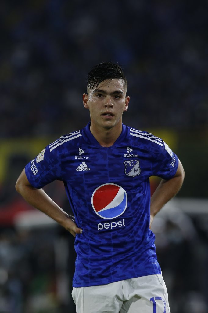 Millos deberá vencer al 'Diablo' y esperar un milagro en Ibagué Millonarios disputará esta noche (7:45 p. m.) un partido crucial frente al América, pues el cuadro ‘Embajador’ deberá buscar su clasificación a la gran final del torneo Finalización de la Liga, en el Estadio El Campín, y frente a su hinchada.