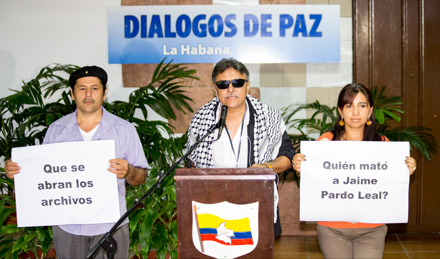 El prontuario y las atrocidades detrás de alias 'Romaña' 5 El prontuario y las atrocidades detrás de alias 'Romaña' Los golpes a las disidencias de las Farc parecen no detenerse. Esta mañana se dio a conocer que, presuntamente, en las mismas circunstancias en las que habría fallecido el líder guerrillero alias 'El ´Paisa’, también se dio de baja a Henry Castellanos, alias ‘Romaña’, cabecilla de la dirección nacional de la 'Segunda Marquetalia’.
