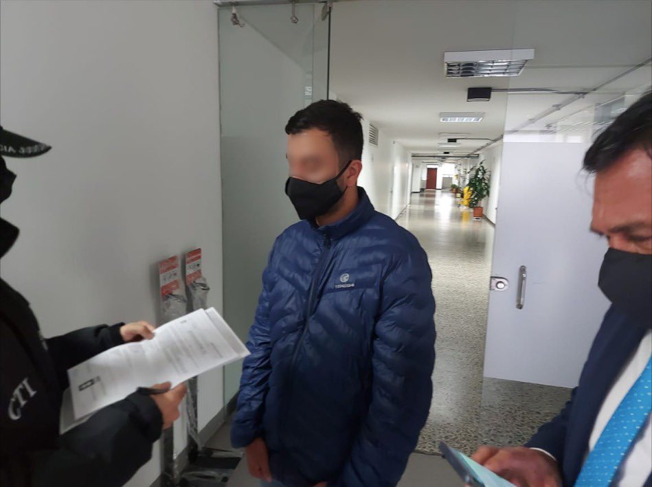 Naranjo y Ortegón, condenados por feminicidio de Ana María Castro Hace pocos minutos la Juez Penal del Circuito de Bogotá condenó a Paul Stanley Naranjo Calvo y Julián Valente Ortegón Mosquera, por el feminicidio de la joven Ana María Castro Romero, ocurrido el 5 de marzo del año pasado en la localidad de Engativá.