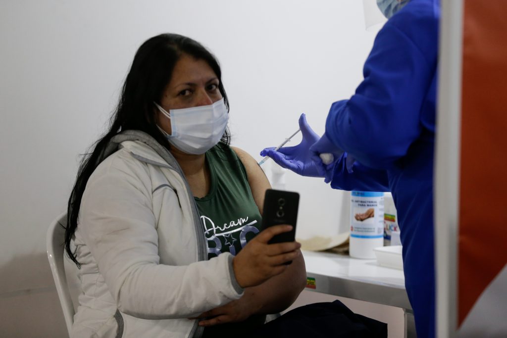 Aumento de casos COVID es "todavía incipiente", lo dice MinSalud 1 Aumento de casos COVID es "todavía incipiente", lo dice MinSalud Luego de revisar la situación epidemiológica del país por COVID-19, con relación a la nueva variante Ómicron, el Ministerio de Salud informó que, aunque el aumento de casos es “todavía incipiente”, la actual situación alerta sobre la posibilidad de crecimiento en los contagios en las próximas semanas.
